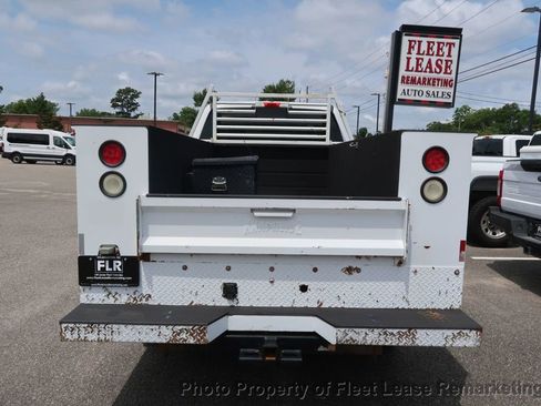 Used 2017 Ford F250 XL w/ Power Equipment Group AWD/4WD image 3