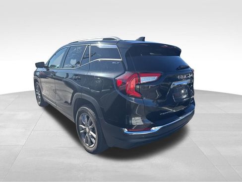 Used 2024 GMC Terrain SLT image 5