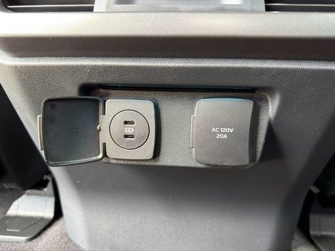 Used 2025 Ford F150 Lariat w/ Equipment Group 501A Mid AWD/4WD image 18