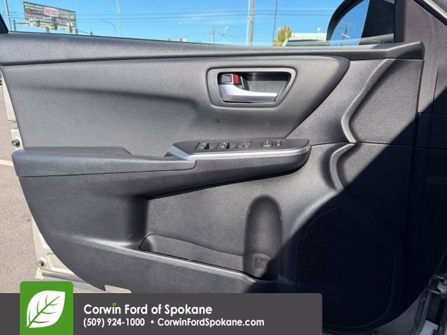 Used 2015 Toyota Camry LE FWD image 18