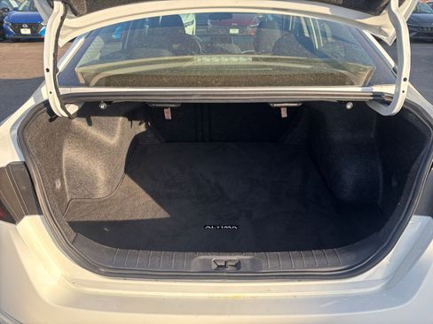 Used 2025 Nissan Altima 2.5 SV image 32