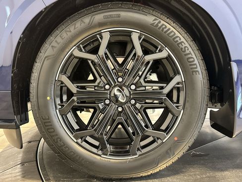 New 2026 INFINITI QX80 4WD image 10