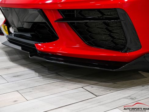 Used 2021 Chevrolet Corvette Stingray Coupe w/ Z51 Performance Package RWD image 8