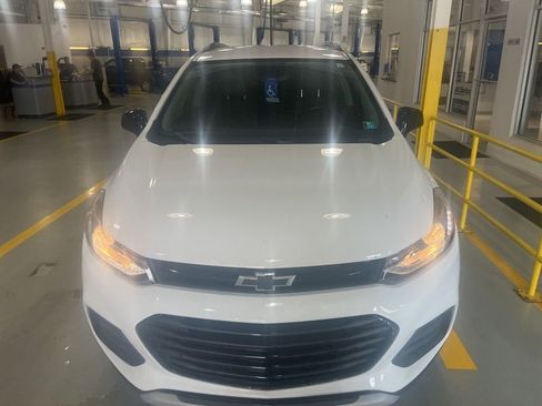 Used 2019 Chevrolet Trax LT w/ Redline Edition image 1