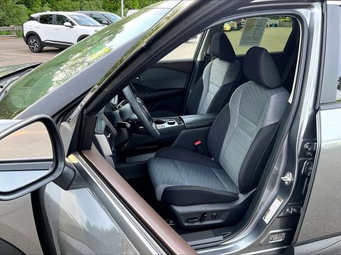 Used 2023 Nissan Rogue SV AWD/4WD image 10