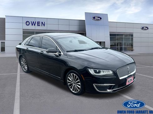 Used 2020 Lincoln MKZ FWD image 3