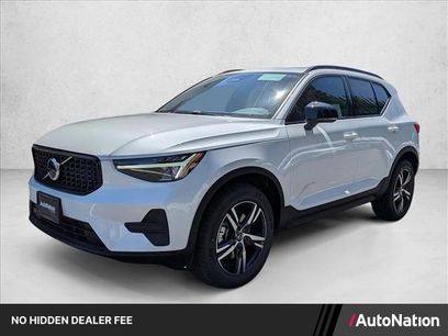 New 2026 Volvo XC40 B5 Core w/ Climate Package