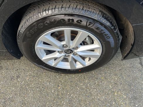 Used 2025 Toyota Camry LE image 31