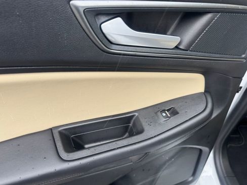 Used 2024 Ford Edge SE image 16