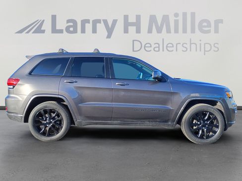 Used 2018 Jeep Grand Cherokee Altitude image 6