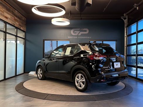 Used 2023 Nissan Kicks S image 5