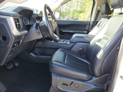 Used 2024 Ford Expedition XLT image 10