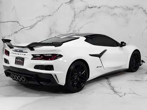 Used 2025 Chevrolet Corvette Z06 w/ Z07 Performance Package RWD image 18