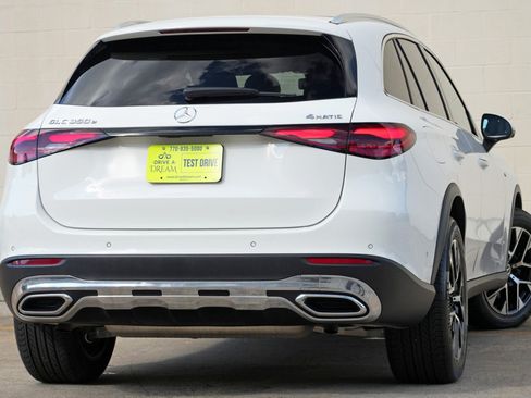 Used 2025 Mercedes-Benz GLC 350e 4MATIC image 5