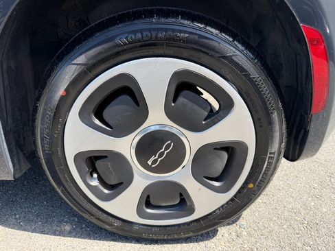 Used 2018 FIAT 500 e FWD image 45