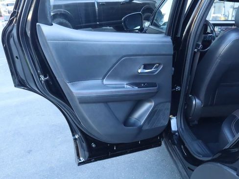 Used 2025 Nissan Kicks SR FWD image 38