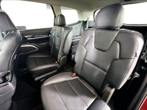 Used 2024 Kia Telluride S FWD image 17