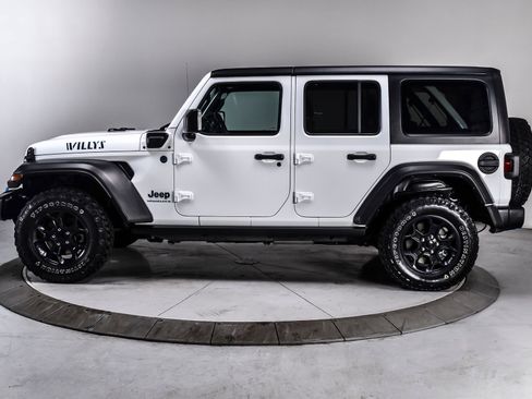 Used 2023 Jeep Wrangler Unlimited w/ Cold Weather Group AWD/4WD image 3