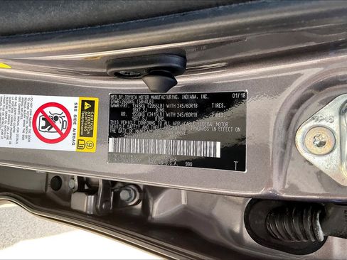 Used 2018 Toyota Highlander LE FWD image 36