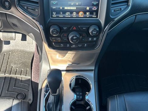 Used 2017 Jeep Grand Cherokee Limited AWD/4WD image 17