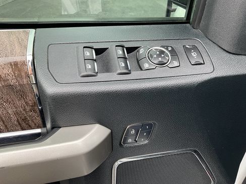 Used 2017 Ford F250 Lariat w/ Chrome Package AWD/4WD image 11