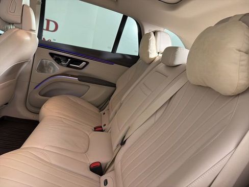 Used 2023 Mercedes-Benz EQS 580 4MATIC SUV image 13
