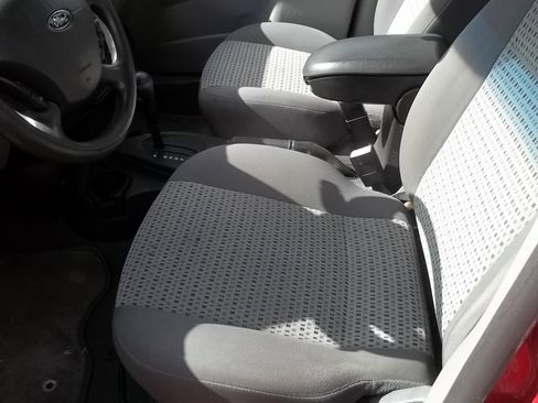 Used 2007 Ford Focus SE FWD image 7