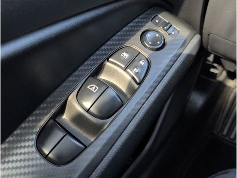 Used 2024 Nissan Altima 2.5 SV image 12