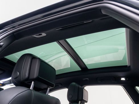 Certified 2023 Porsche Macan S AWD/4WD image 18