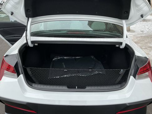 New 2026 Hyundai Elantra Limited FWD image 17
