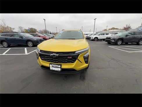Certified 2024 Chevrolet Trax RS w/ Sunroof Package image 3