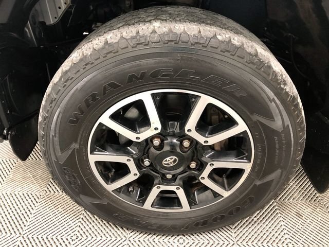 Used 2016 Toyota Tundra SR5 w/ TRD Off Road Package AWD/4WD image 28
