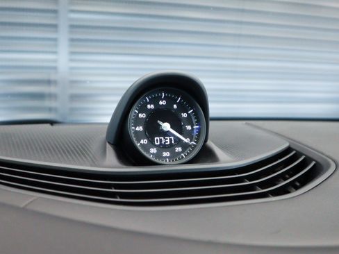 Used 2021 Porsche Taycan Turbo image 26