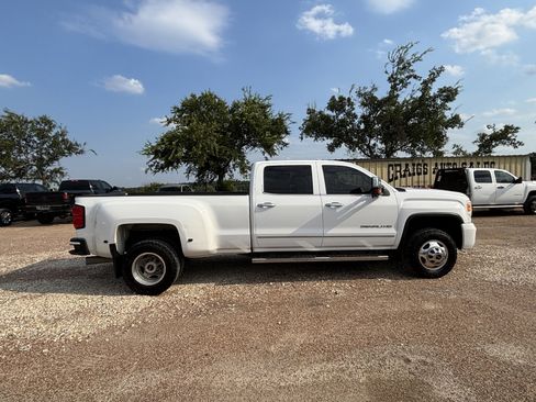Used 2015 GMC Sierra 3500 Denali w/ Duramax Plus Package image 7