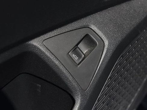 Used 2024 Volkswagen Jetta GLI Autobahn FWD image 9