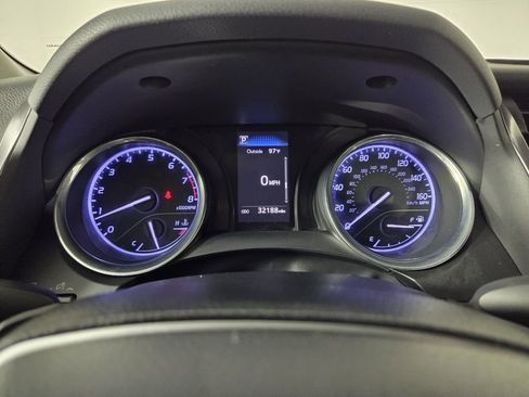Used 2018 Toyota Camry SE FWD image 15
