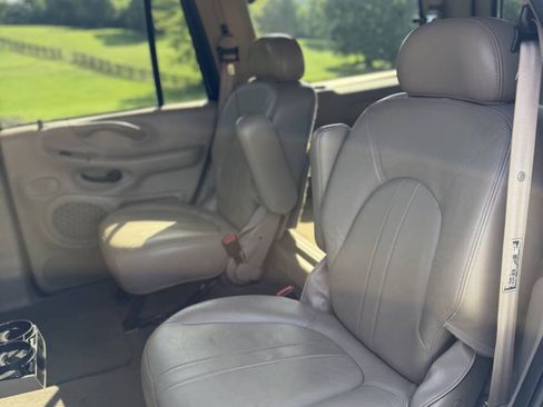 Used 2001 Ford Expedition Eddie Bauer RWD image 16