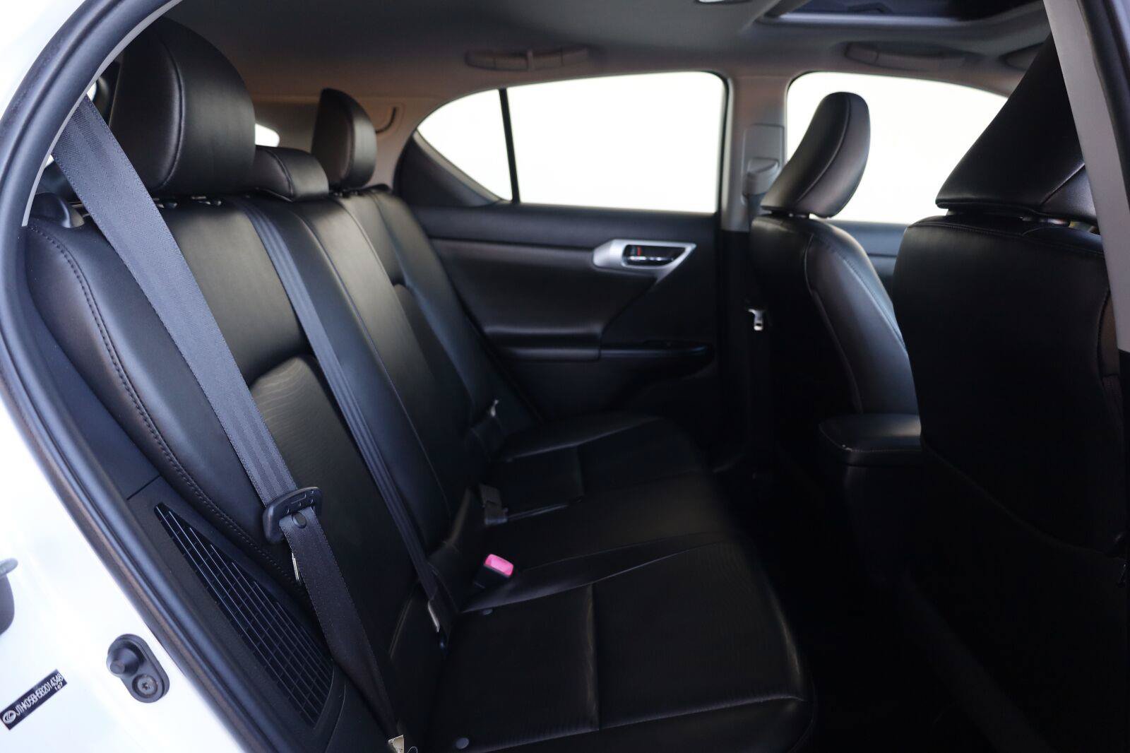 Used 2011 Lexus CT 200h Premium w/ Premium Audio Pkg FWD image 26