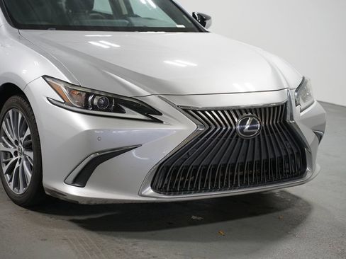 Used 2019 Lexus ES 350 F Sport image 4