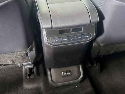 Certified 2024 Toyota Highlander XLE AWD/4WD image 26