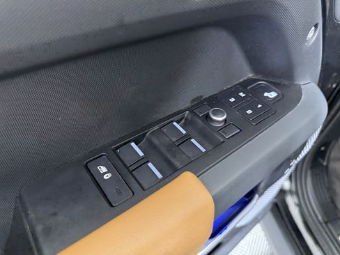 Used 2020 Land Rover Defender 110 X image 13