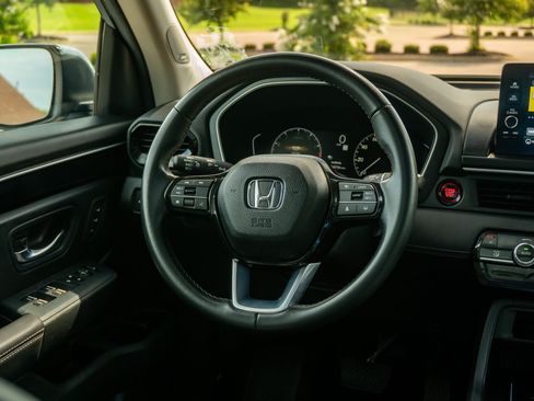 Used 2025 Honda Pilot Touring image 23