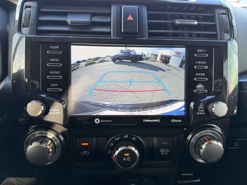 Used 2022 Toyota 4Runner TRD Off-Road Premium AWD/4WD image 36