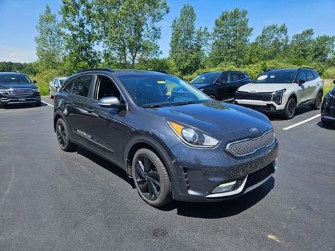 Used 2019 Kia Niro S Touring FWD image 4