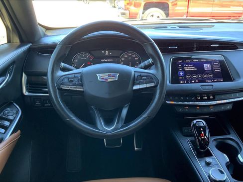 Used 2023 Cadillac XT4 Sport image 6