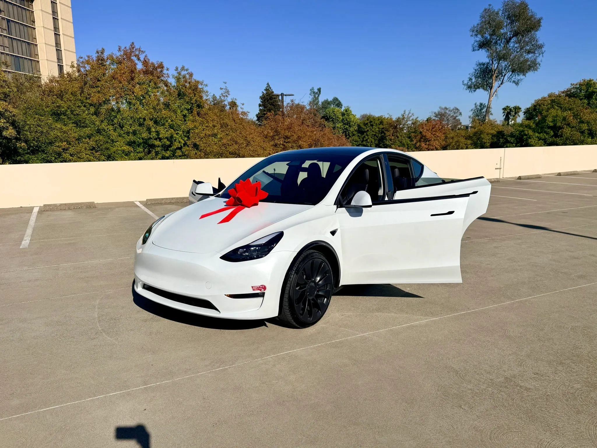 Used 2024 Tesla Model Y Performance AWD/4WD image 43