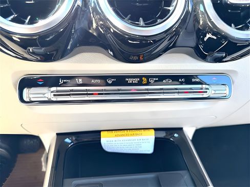 New 2026 Mercedes-Benz GLB 250 4MATIC image 18