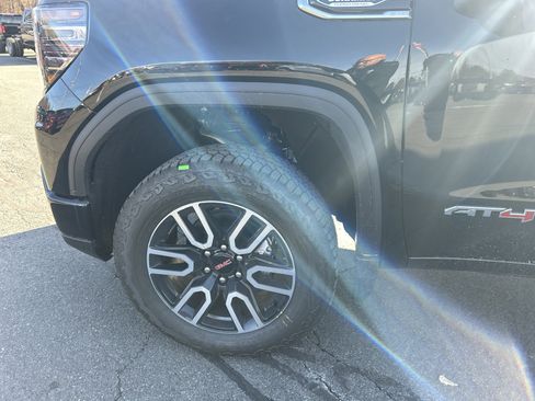New 2026 GMC Sierra 1500 AT4 w/ AT4 Premium Package image 5