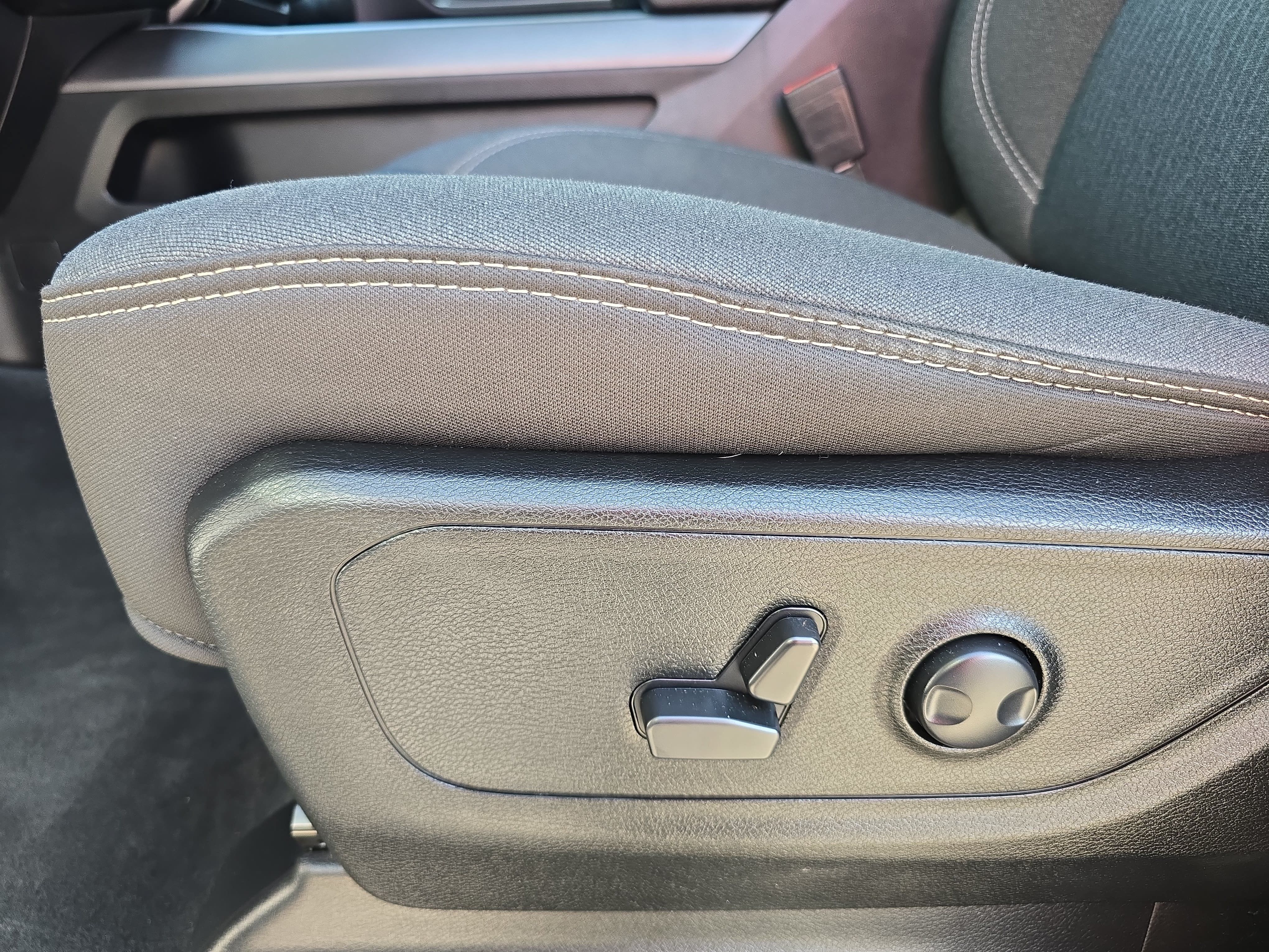 Used 2023 RAM 1500 Big Horn AWD/4WD image 28