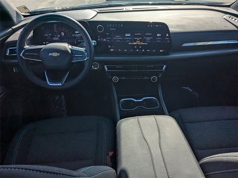 Certified 2025 Chevrolet Traverse LT image 12